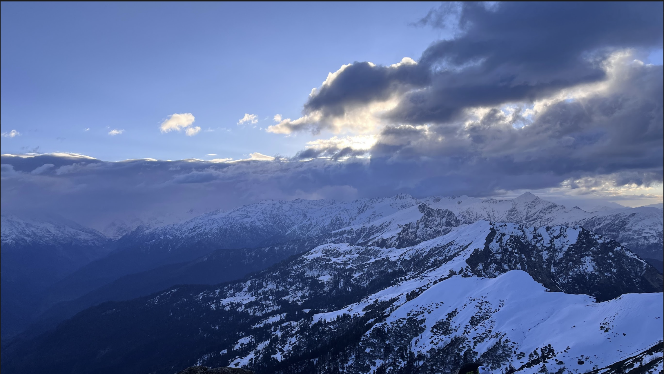 The early sun towards the Summit